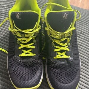 Men's under Armour Curry Black and Yellow Athletic Shoes